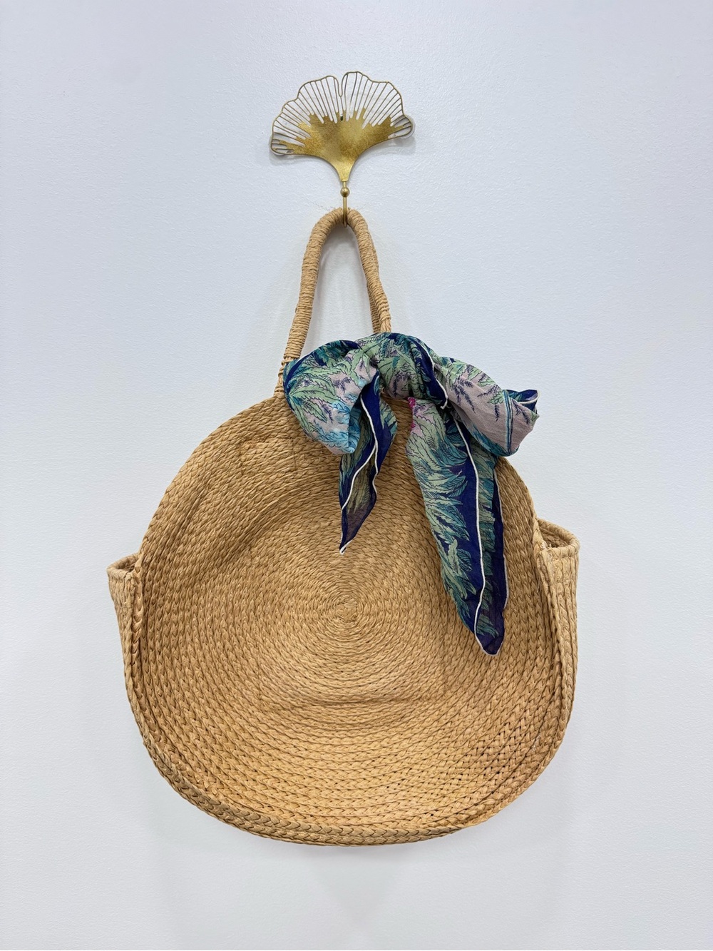 Rattan weave circle beach handbag tote Farmers market style bag - Picture 8 of 9